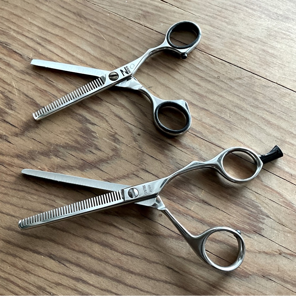 💥2 for 1! Purchase the 6” Centrix 4060 thinning shears, get the 5” Z3055 free!